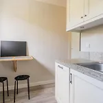 Black Chairs - Apartament Blisko Morza Daire