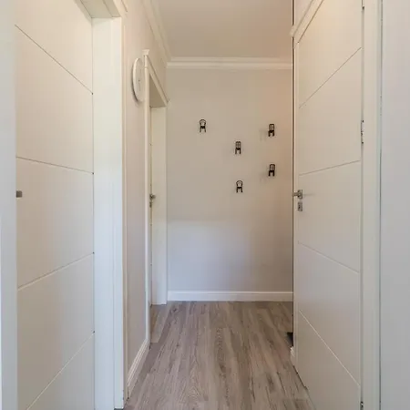 Apartment Black Chairs - Apartament Blisko Morza