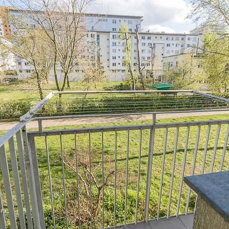 Black Chairs - Apartament Blisko Morza Daire